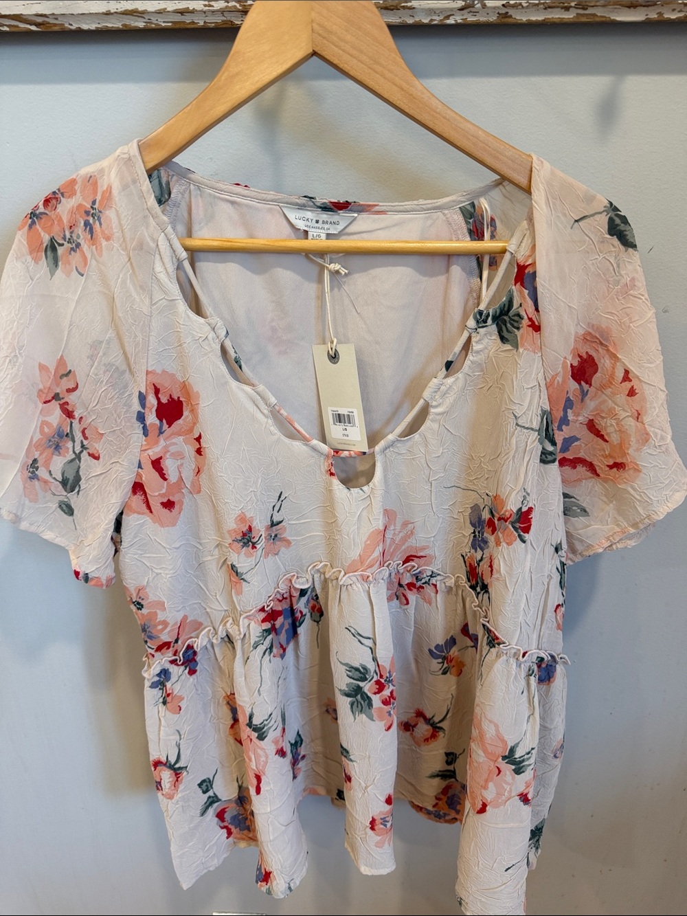 Lucky Brand NWT Floral Ivory V-Neck Babydoll Top Size Large - Picture 2 of 9